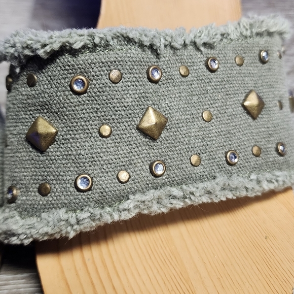 𝅺JOY & PEACE, Wood Heels, Size 8 - Picture 2 of 3